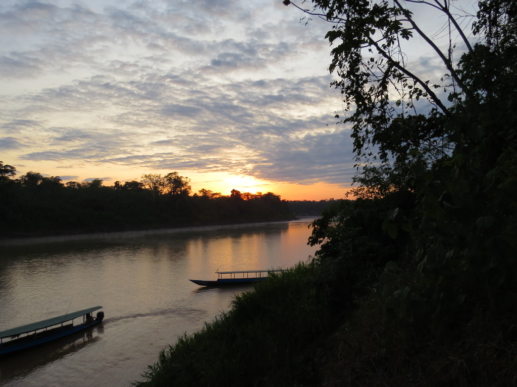 Dawn in the Amazon River_Barry Hsiung201710(1).jpg Dawn in the Amazon River_Barry Hsiung201710(1).jpg