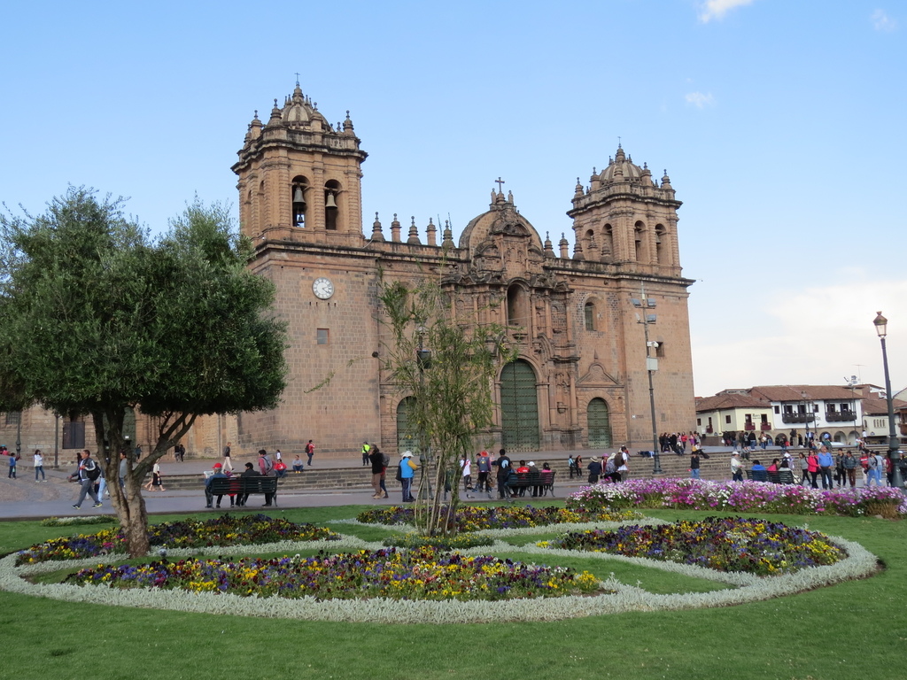 Plaza de Armas_Cusco_Peru_Barry Hsiung201710.jpg Plaza de Armas_Cusco_Peru_Barry Hsiung201710.jpg