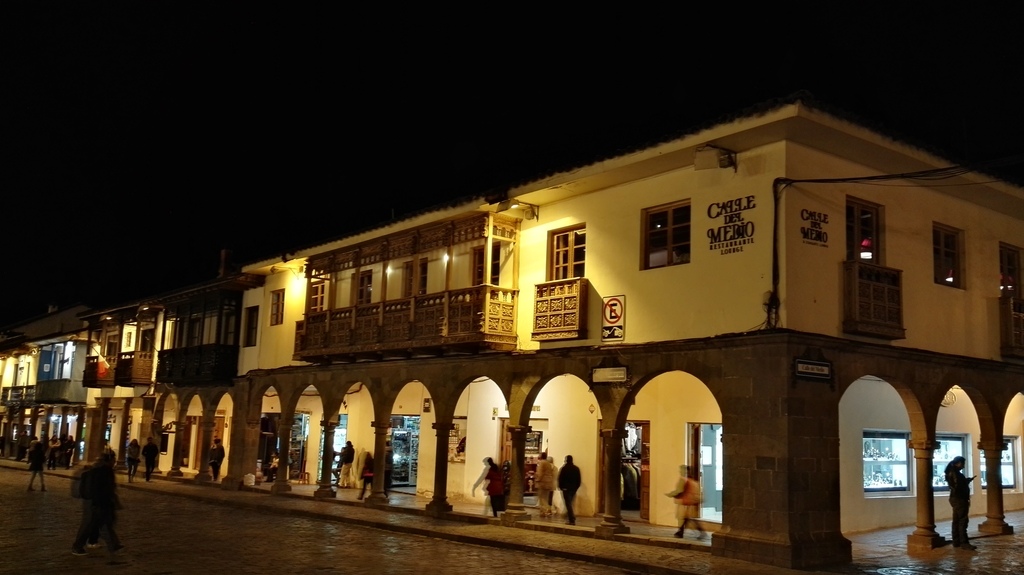 Night view of Plaza de Armas_Cusco-Barry Hsiung201710 (2).jpg Night view of Plaza de Armas_Cusco-Barry Hsiung201710 (2).jpg