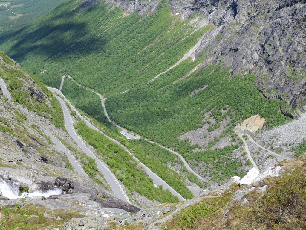 The Trolls Path Viewpoint_Norway_BHsiung2016.jpg The Trolls Path Viewpoint_Norway_BHsiung2016.jpg