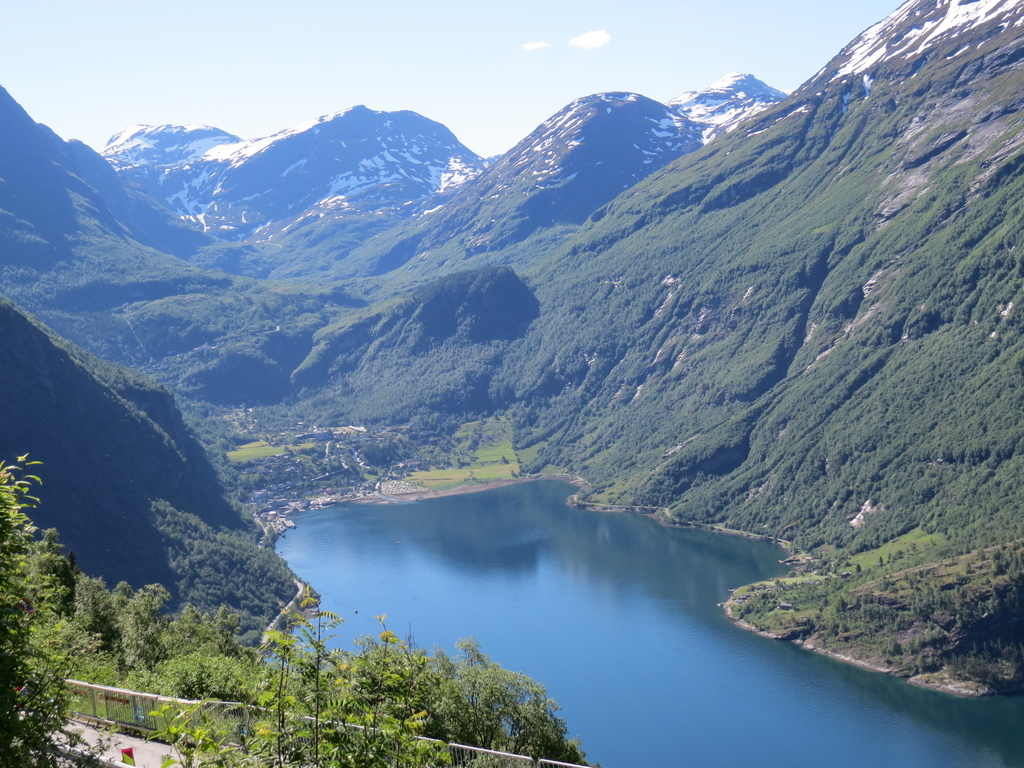 Geirangerfjord_Norway_BHsiung2016 (3).jpg Geirangerfjord_Norway_BHsiung2016 (3).jpg