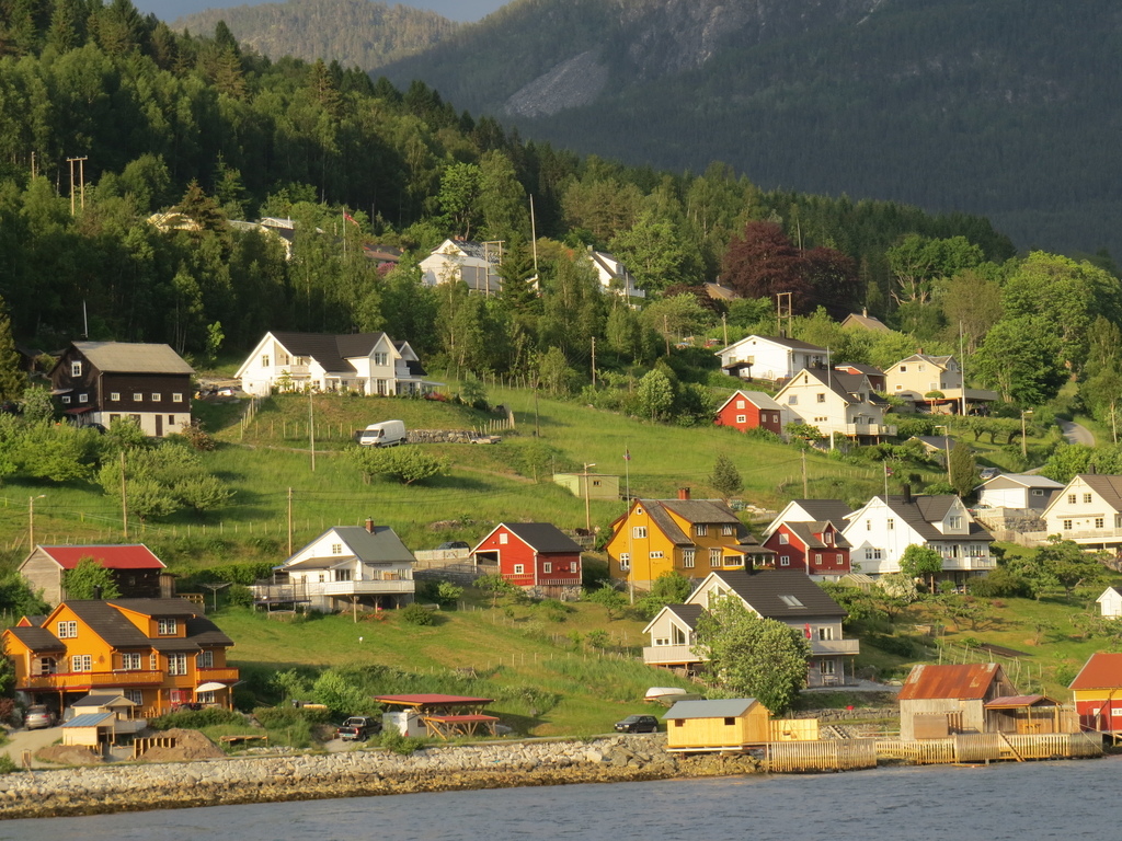 Kaupanger_Norway_BHsiung2016.jpg Kaupanger_Norway_BHsiung2016.jpg