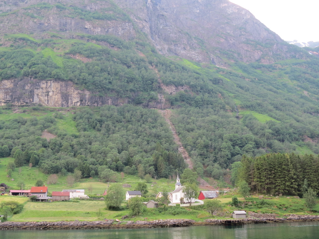 Bakka Church_Nærøyfjord_Norway_BHsiung2016.jpg Bakka Church_Nærøyfjord_Norway_BHsiung2016.jpg