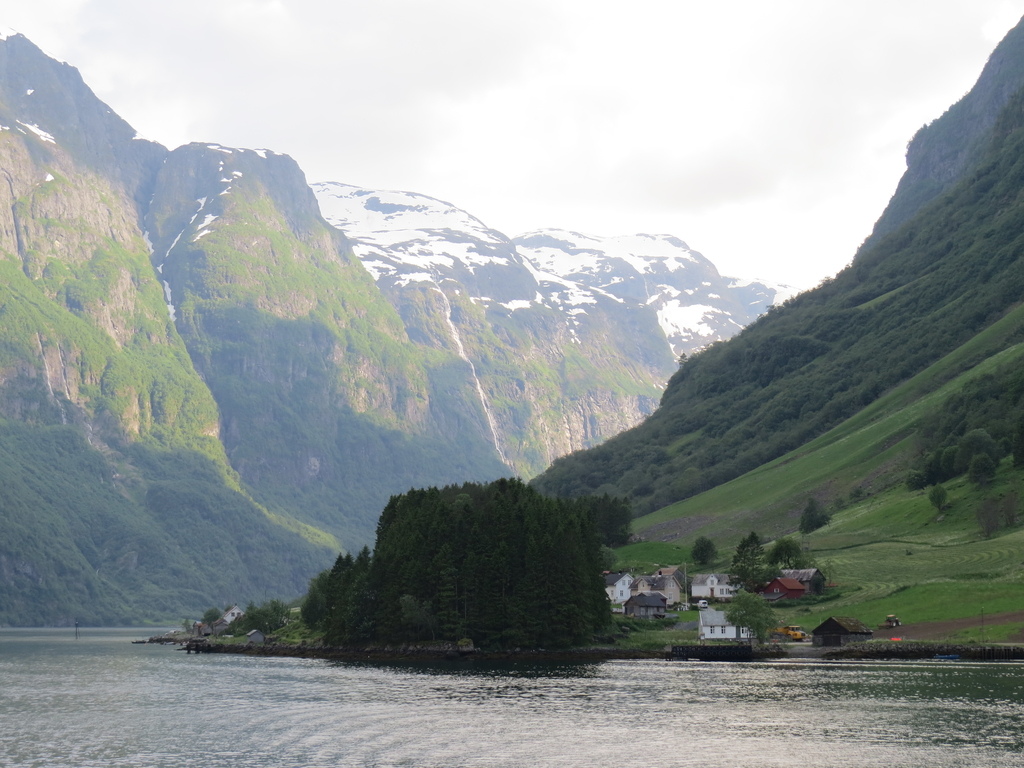Nærøyfjord_Norway_BHsiung2016.jpg Nærøyfjord_Norway_BHsiung2016.jpg