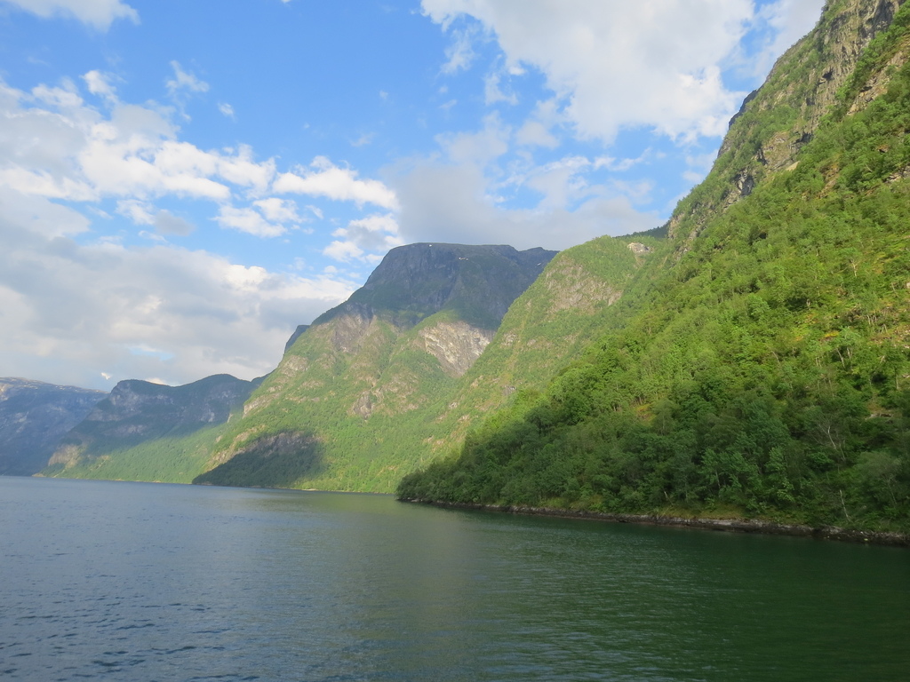 Aurlandsfjorden_Norway_BHsiung2016 (2).jpg Aurlandsfjorden_Norway_BHsiung2016 (2).jpg