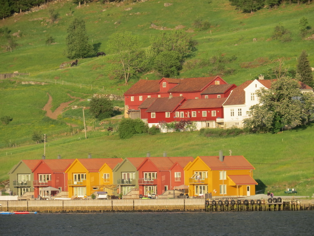 Kaupanger_Norway_BHsiung2016 (3).jpg Kaupanger_Norway_BHsiung2016 (3).jpg