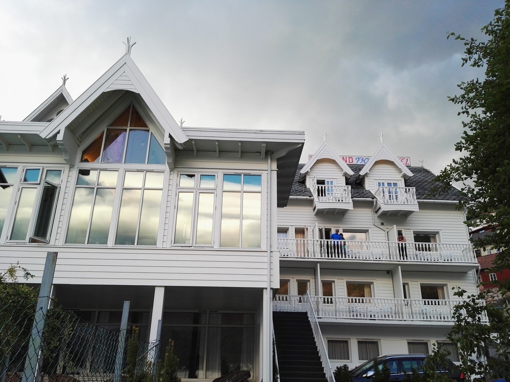 HOFSLUND FJORD HOTEL (2).jpg HOFSLUND FJORD HOTEL (2).jpg