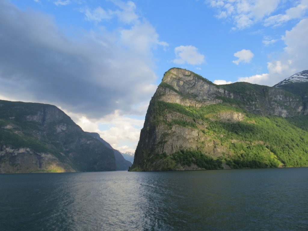 Sognefjorden_Norway_BHsiung2016 (2).jpg Sognefjorden_Norway_BHsiung2016 (2).jpg