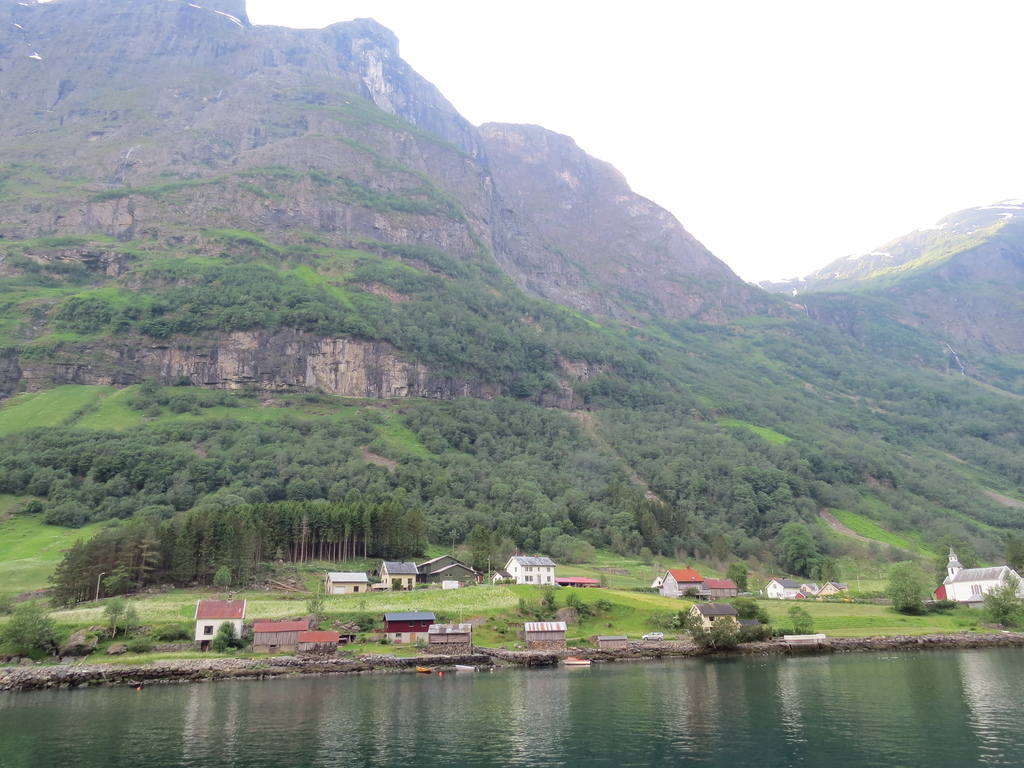 Bakka_Nærøyfjord_Norway_BHsiung2016 (2).jpg Bakka_Nærøyfjord_Norway_BHsiung2016 (2).jpg