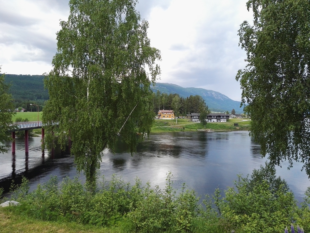 挪威自駕遊 (2):博爾貢木板教堂、泰盈湖及艾于蘭峽灣景觀道 挪威自駕遊 (2):博爾貢木板教堂、泰盈湖及艾于蘭峽灣景觀道