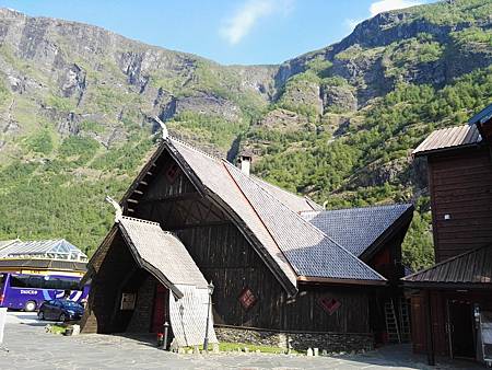 挪威自駕遊 (2):博爾貢木板教堂、泰盈湖及艾于蘭峽灣景觀道 挪威自駕遊 (2):博爾貢木板教堂、泰盈湖及艾于蘭峽灣景觀道
