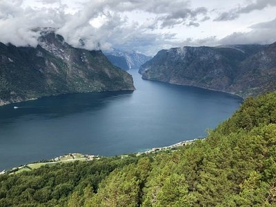 挪威自駕遊 (2):博爾貢木板教堂、泰盈湖及艾于蘭峽灣景觀道 挪威自駕遊 (2):博爾貢木板教堂、泰盈湖及艾于蘭峽灣景觀道